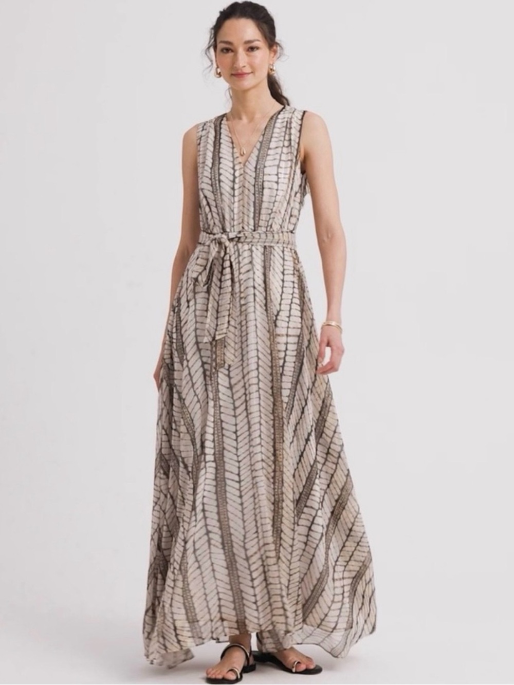 White House Black Market  V‑Neck Chevron Maxi Dress

Excellent Condition